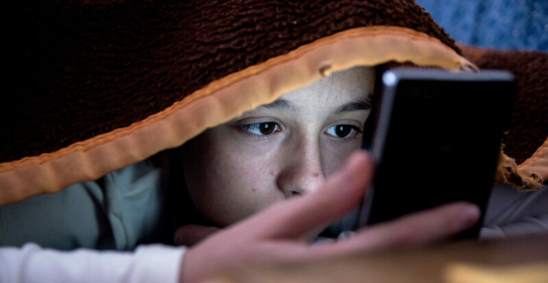 De l'addiction aux violences, les dangers du porno