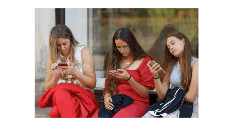 Comportements sur les réseaux sociaux